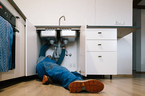 Professional Emergency Plumber technician working in Worthington, IN